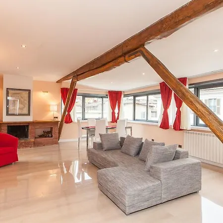 Navona Penthouse Lägenhet *